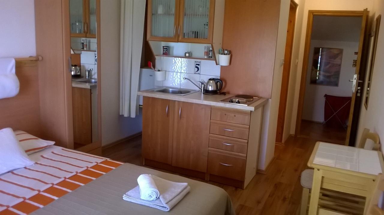 Studios Peric Sveti Stefan Buitenkant foto