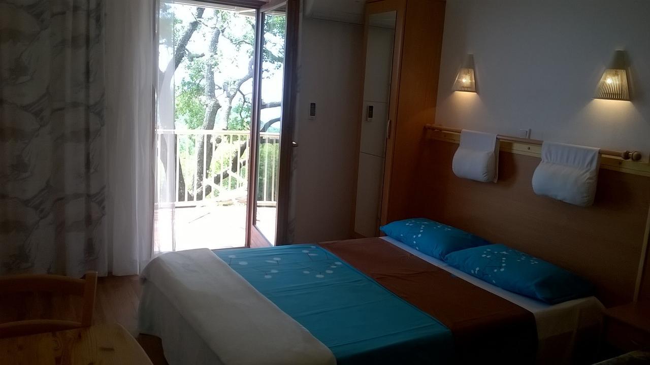 Studios Peric Sveti Stefan Buitenkant foto